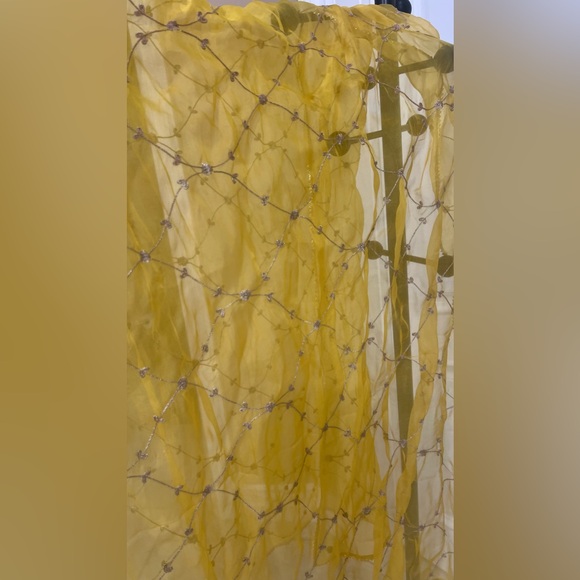 Yellow palazzo Designer: AGHA NOOR BRIDAL - Picture 3 of 4
